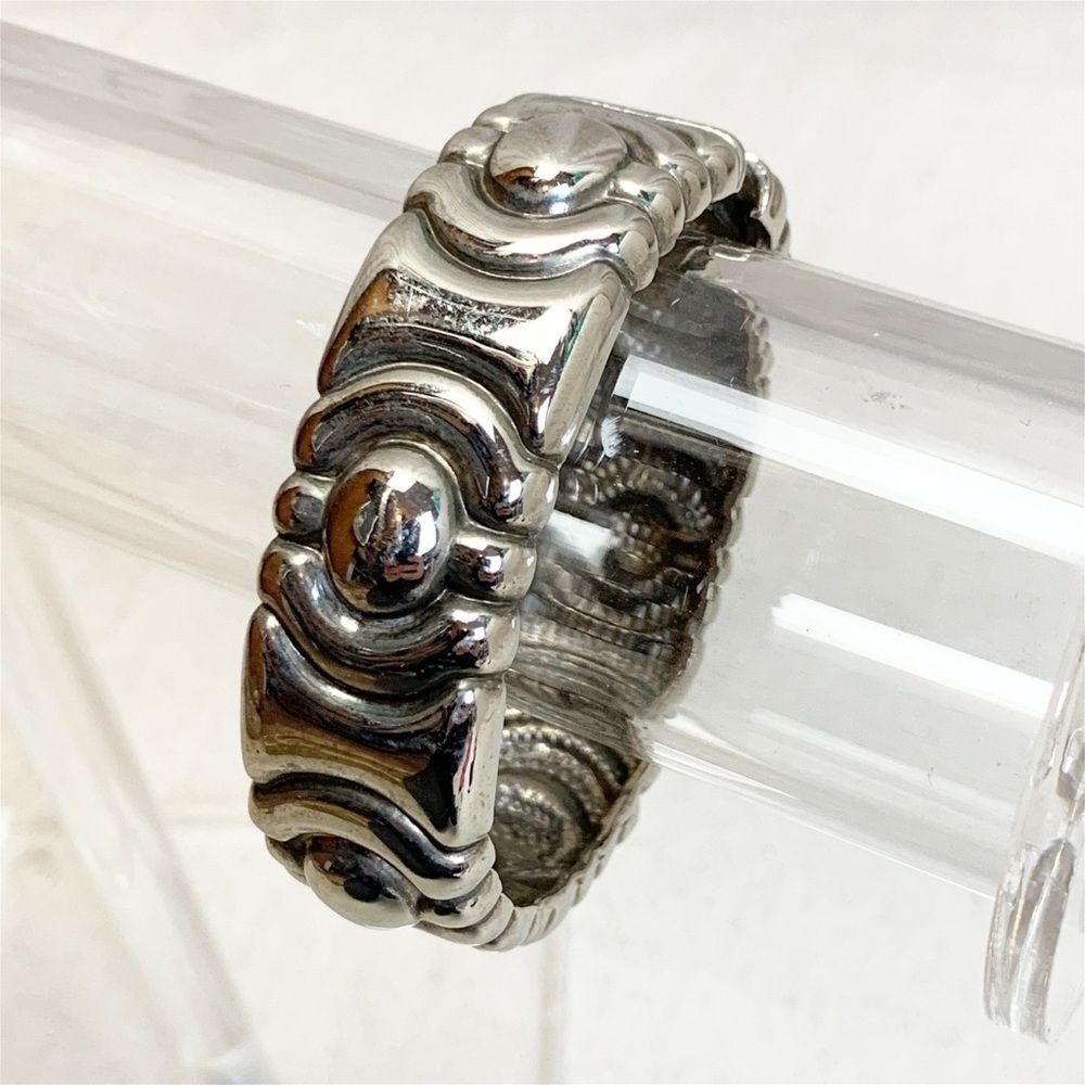 Silver tone Textured Bangle Clamper Bracelet